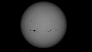 soarele-ar-fi-putut-doar-sa-fi-avut-un-numar-record-de-pete-solare-vizibile