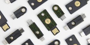 yubikeys-sunt-vulnerabile-la-atacurile-de-clonare-datorita-canalului-lateral-nou-descoperit