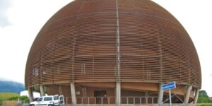 cern-intrerupe-legaturile-cu-rusia-si-va-expulza-sute-de-oameni-de-stiinta-pana-in-decembrie