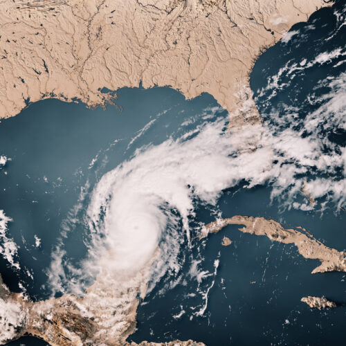 Schimbările climatice au sporit puterea de aterizare a lui Milton de la Categoria 2 la 3