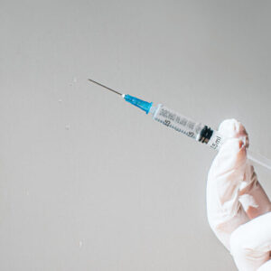 proprietarul-de-spa-instruit-la-„havard”-a-injectat-clientilor-cu-botox-fals,-spun-procurorii
