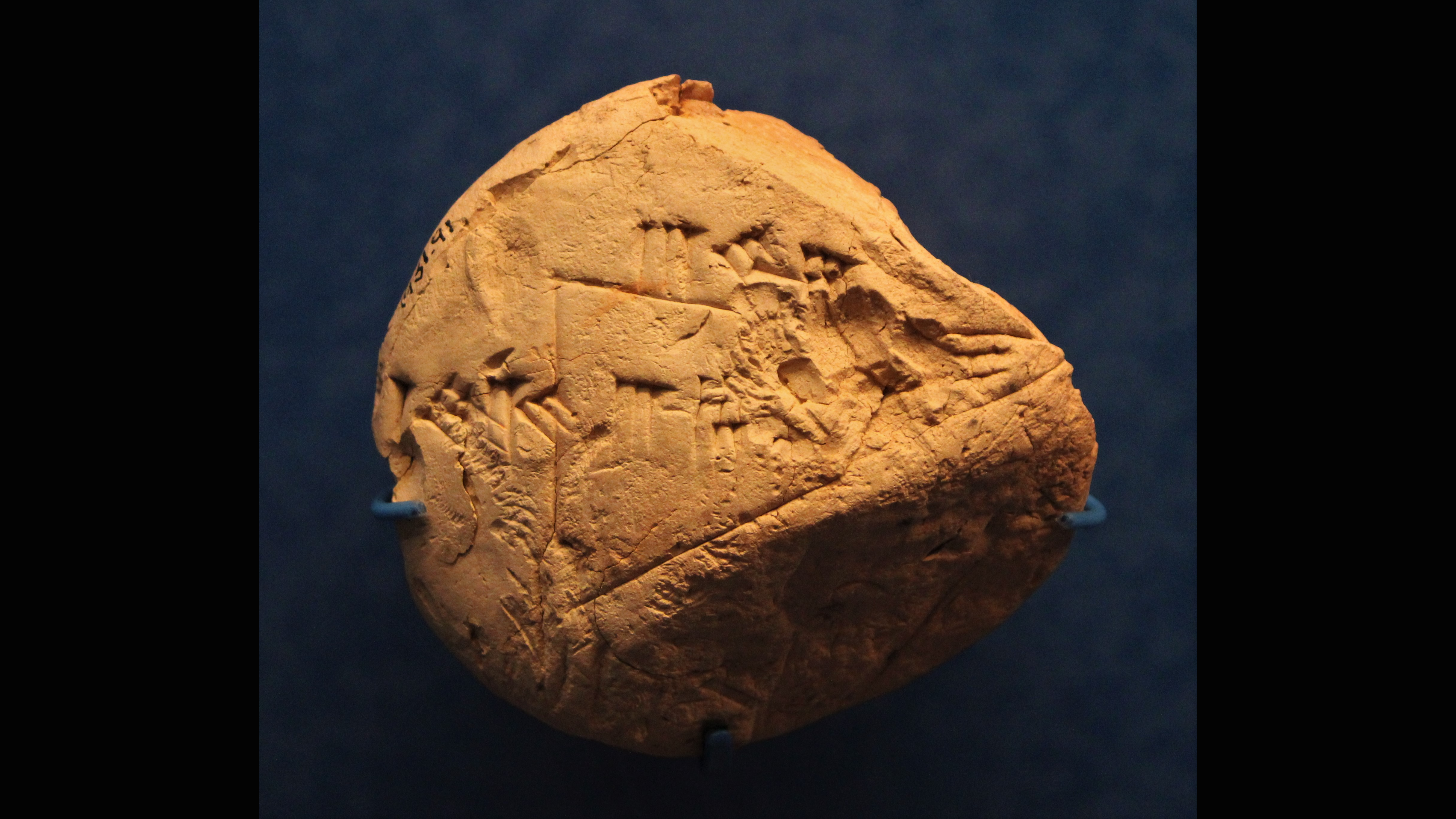 tableta-babiloniana-pastreaza-greseala-de-geometrie-a-elevului,-veche-de-4.000-de-ani