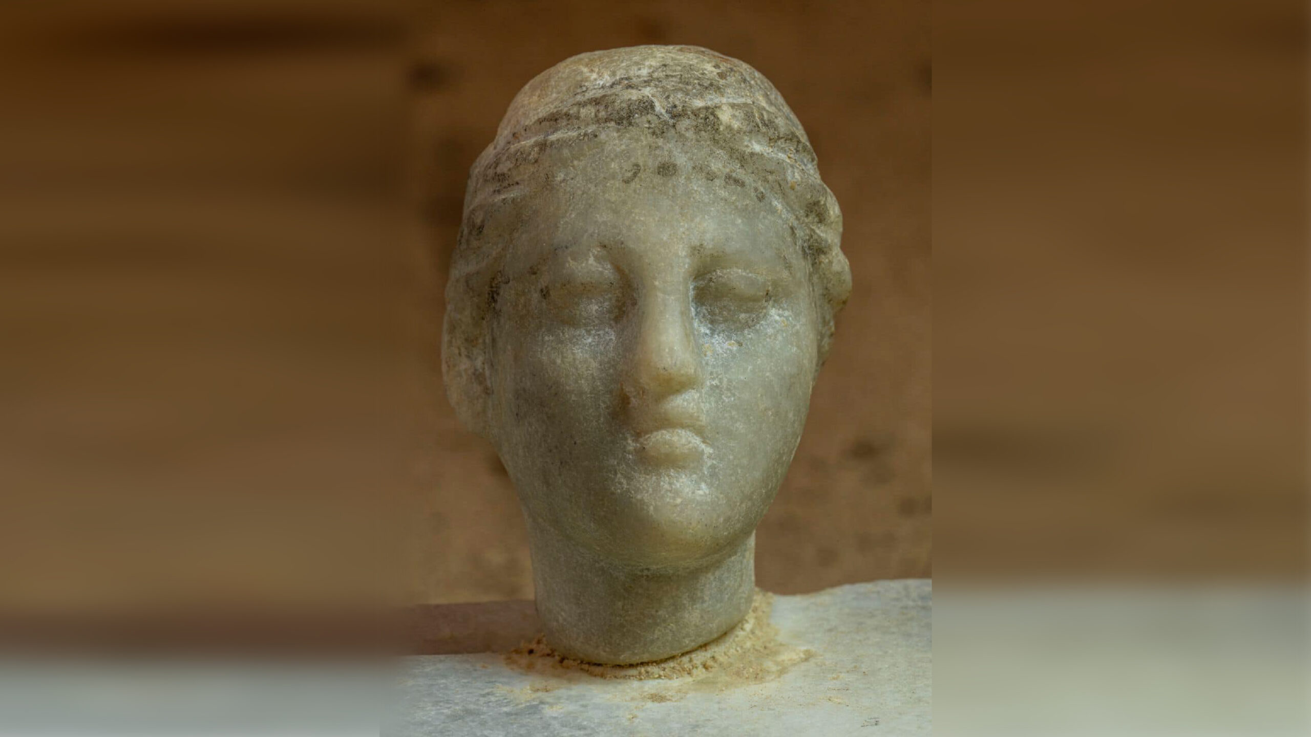 posibil-bust-al-cleopatrei-vii-gasit-la-un-templu-egiptean-antic