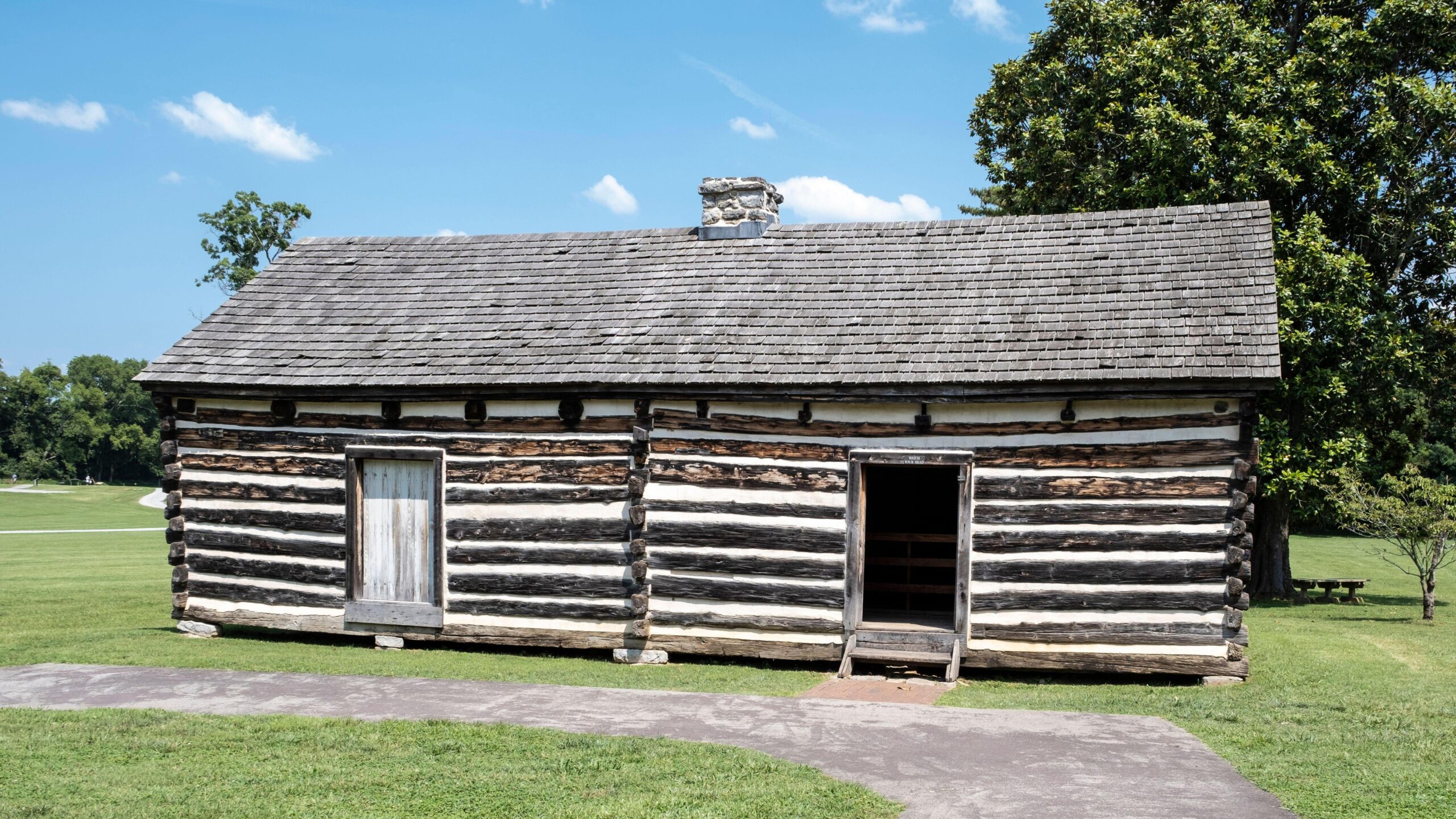 inmormantarile-a-28-de-persoane-pe-care-andrew-jackson-i-a-inrobit-au-fost-gasite-in-plantatia-sa-hermitage-din-tennessee