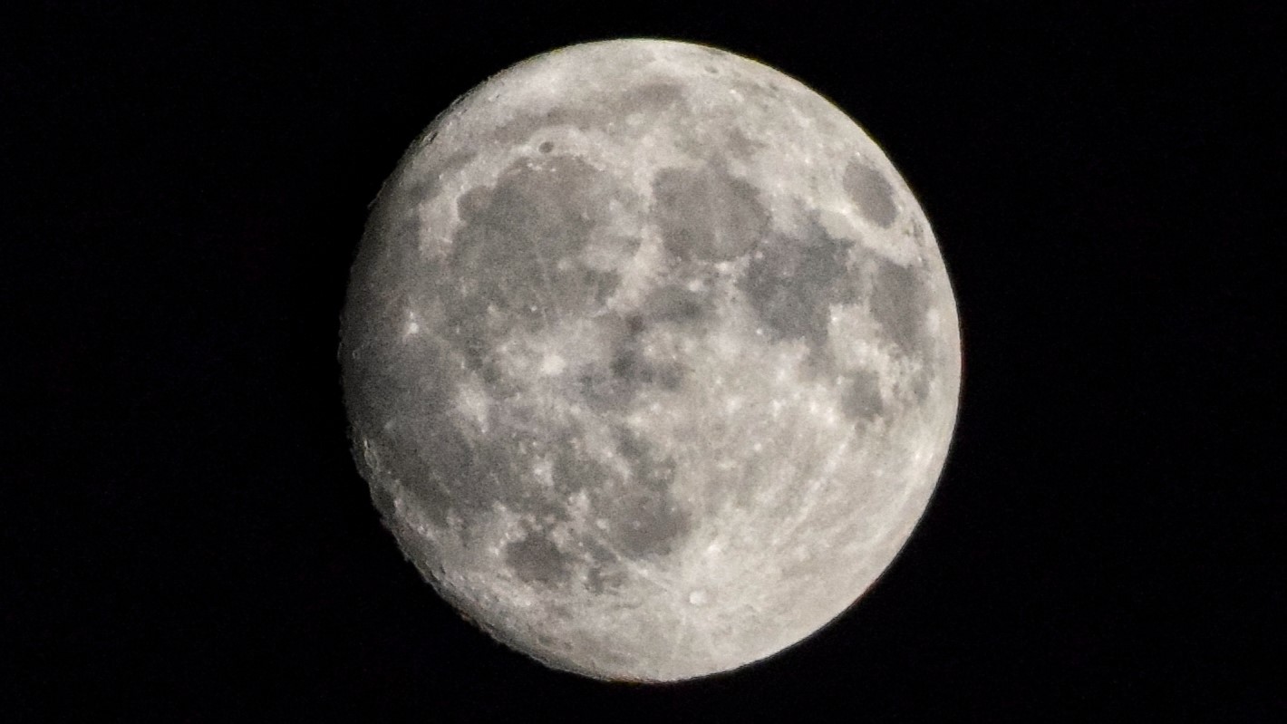test-lunar:-ce-stii-despre-cel-mai-apropiat-vecin-celest-al-nostru?
