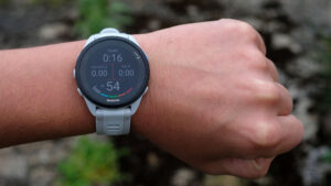 recenzie-garmin-forerunner-165