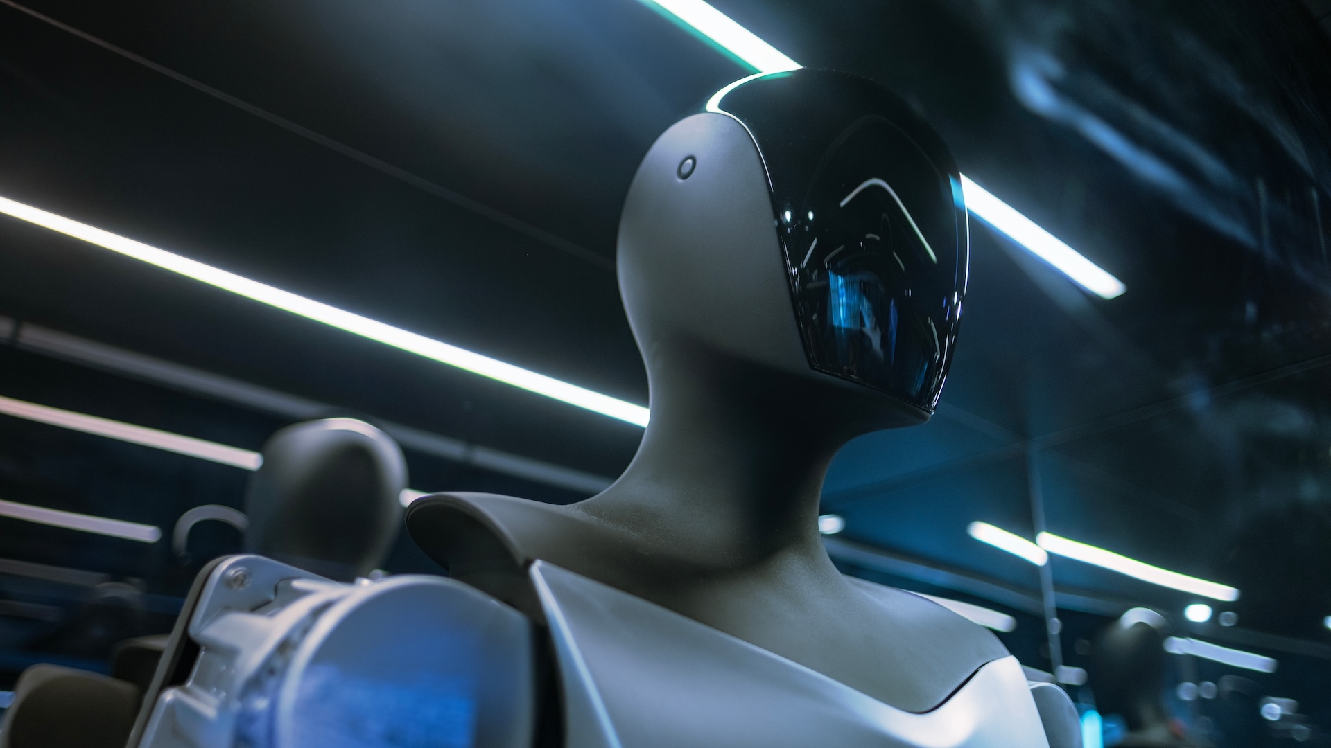 cei-7-cei-mai-deranjanti-roboti-umanoizi-care-au-aparut-in-2024
