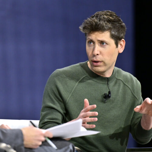 Sam Altman spune „acum suntem încrezători că știm cum să construim AGI”