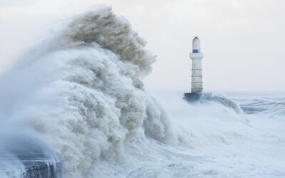 Exploziv „Bomb Cyclone” care coboară pe Marea Britanie și Irlanda cu vânturi de până la 100 mph