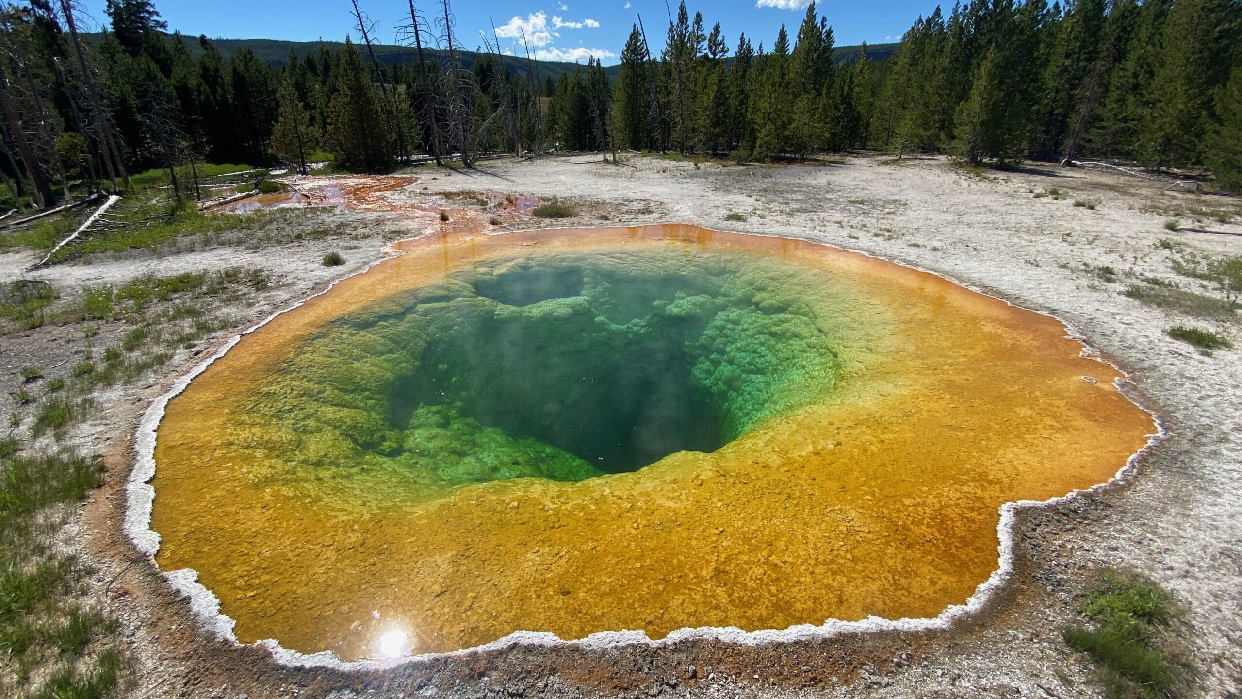 cutremurul-parcului-national-yellowstone-agita-cea-mai-tara-si-cea-mai-veche-zona-geotermala