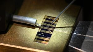 noile-neuroni-artificiali-bazate-pe-laser-seturi-de-date-enorme-la-viteza-mare