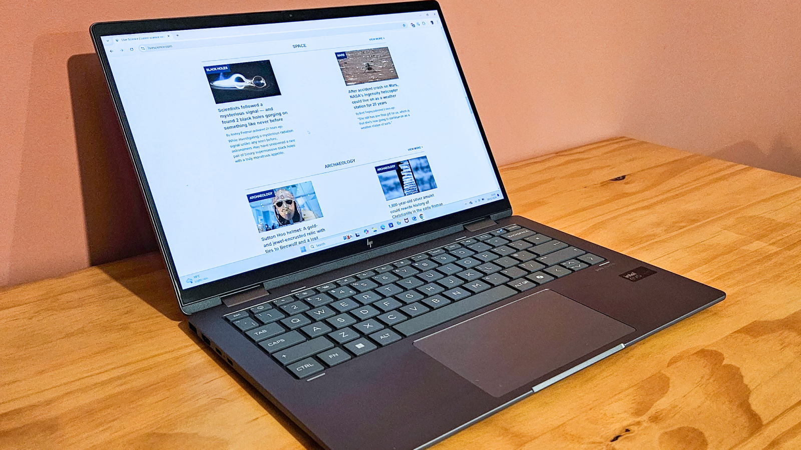 hp-envy-x360-14-(2024)-recenzie:-o-incantare-oled-cu-pret-redus