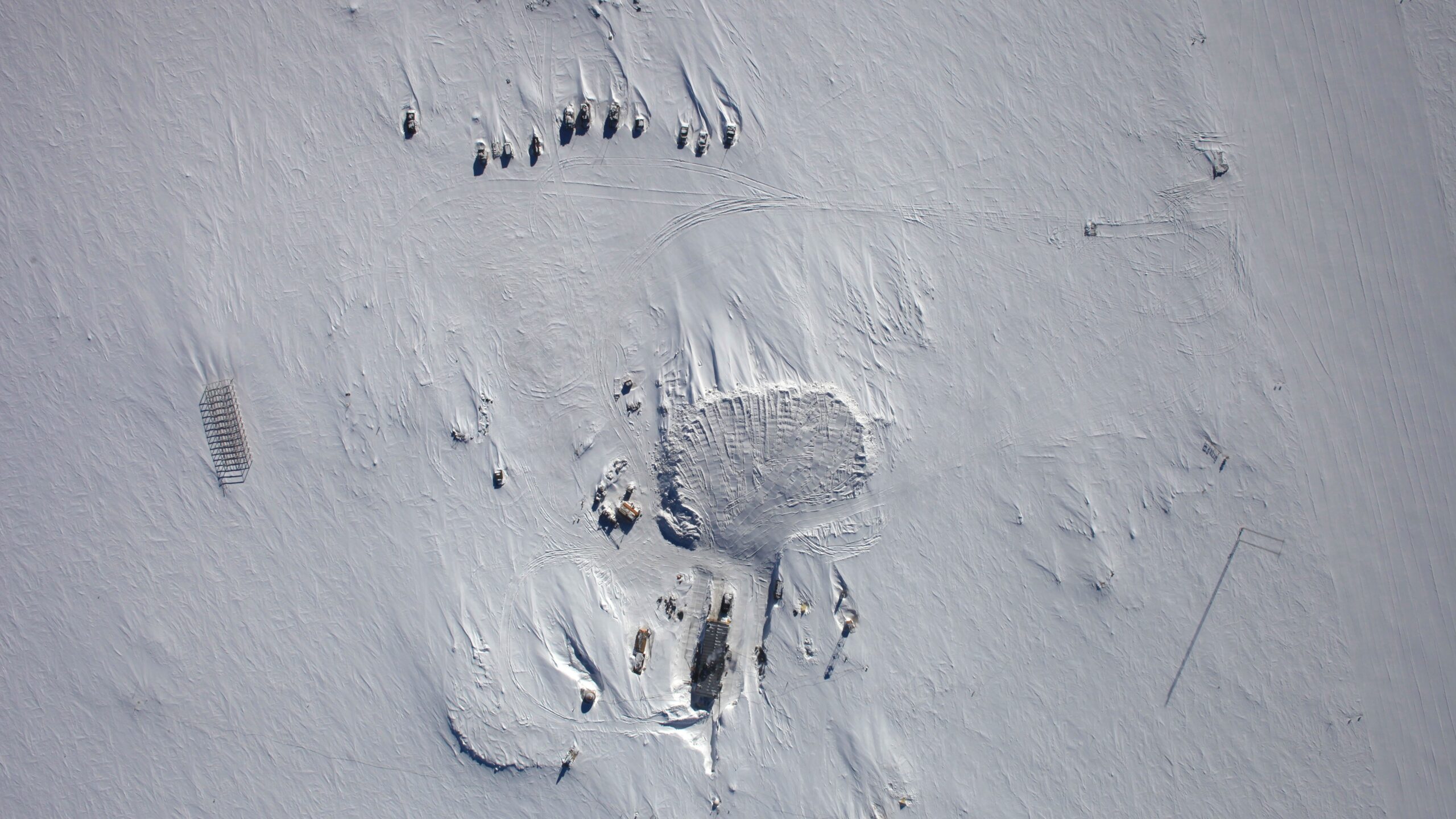 lacul-vostok:-lacul-in-varsta-de-15-milioane-de-ani-a-ingropat-mile-sub-gheata-antarcticii