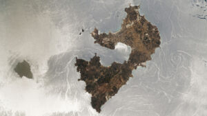pamantul-din-spatiu:-„sunglint”-rar-transforma-marea-mediterana-intr-o-oglinda-involburata,-argintie