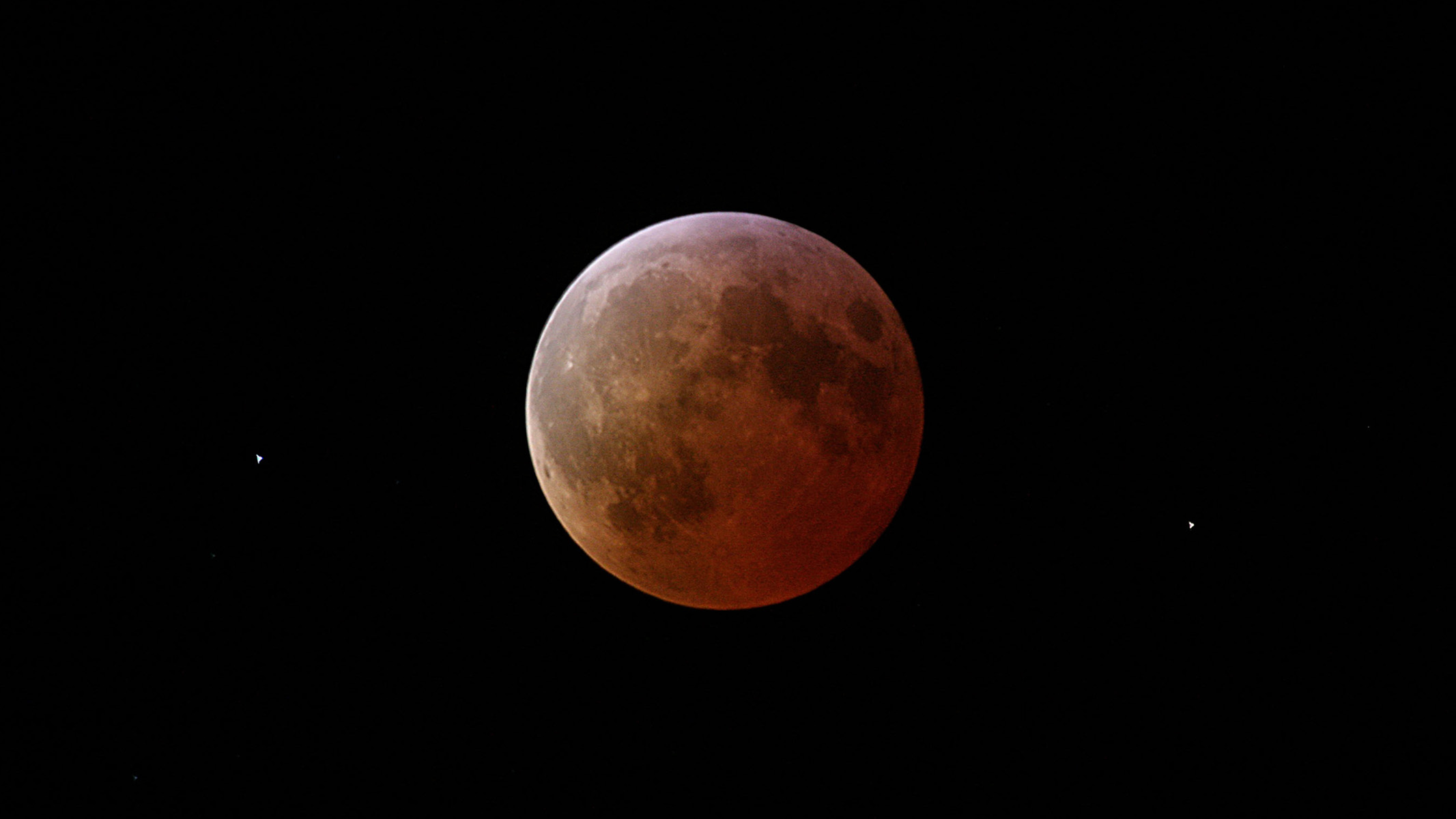 cum-sa-fotografiati-luna:-sfaturi-pentru-echipamentul-camerei,-setarile-si-compozitia