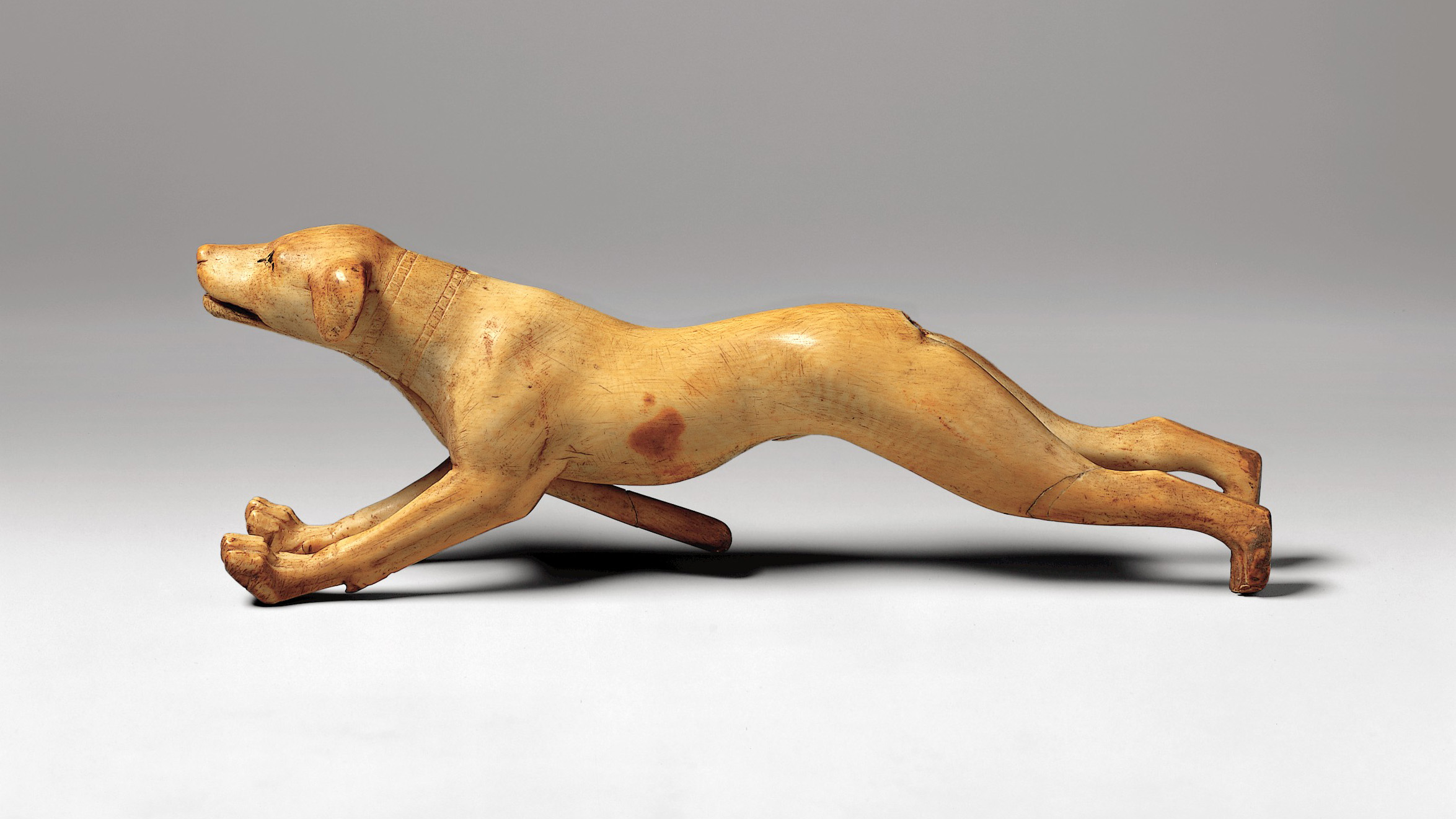 caine-mecanic:-un-„baiat-bun”-de-la-egipteanul-antic-care-are-o-limba-rosie-si-„latra”