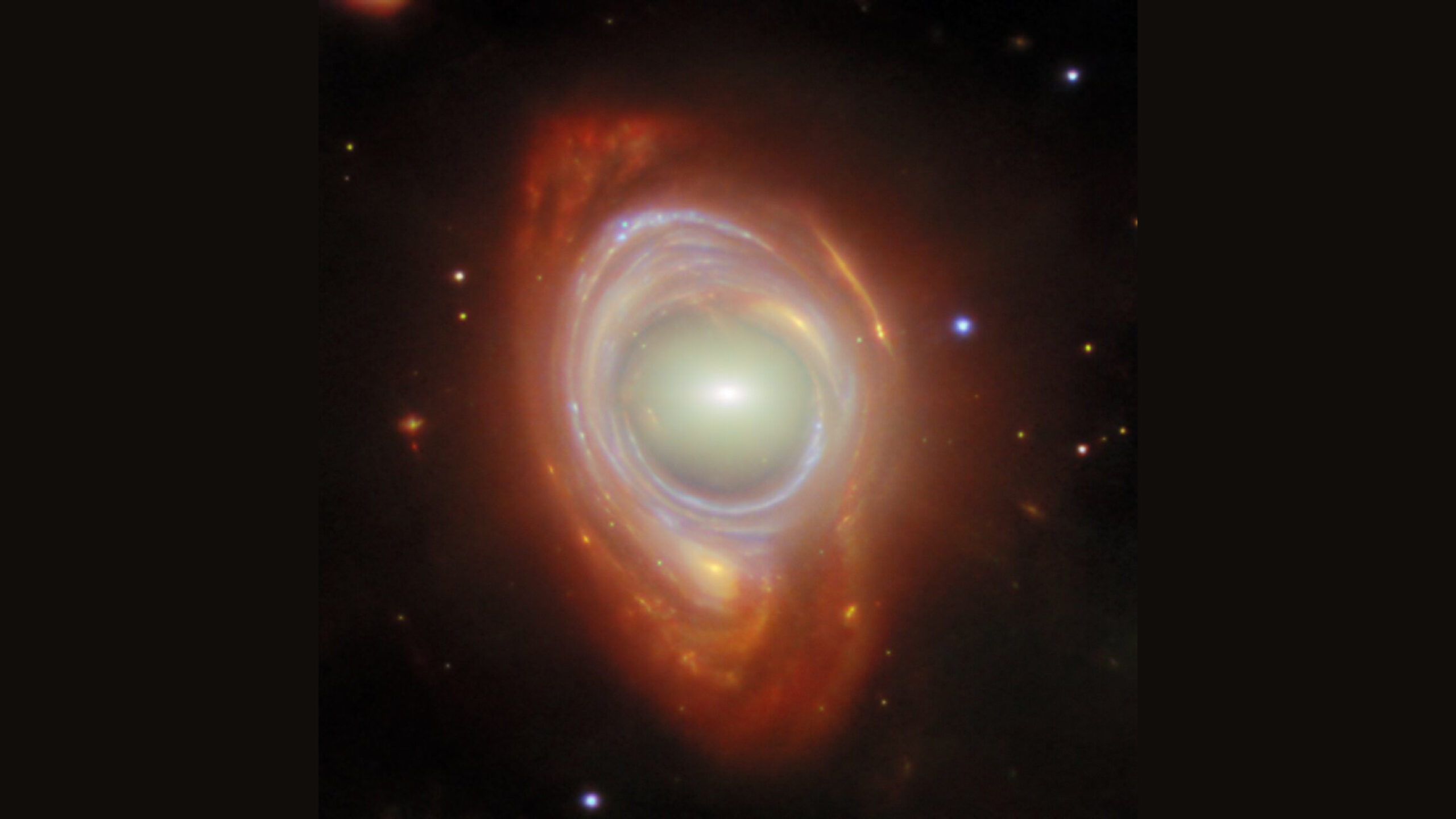 telescopul-james-webb-mareste-bizar-'einstein-ring'-cauzat-de-indoirea-universului