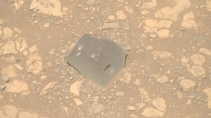 nasa-rover-descopera-„craniu”-in-afara-locului-pe-marte,-iar-oamenii-de-stiinta-sunt-dezgropati