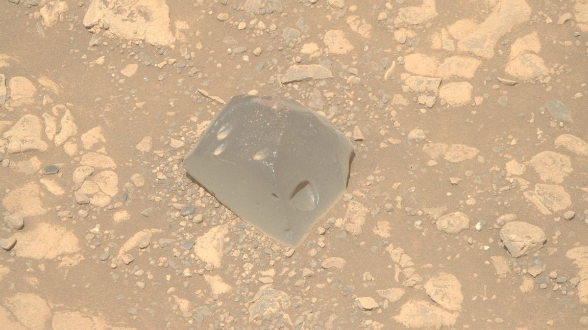nasa-rover-descopera-„craniu”-in-afara-locului-pe-marte,-iar-oamenii-de-stiinta-sunt-dezgropati