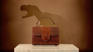 t.-rex-cercetatorii-evisceaza-anuntul-din-piele-dinozaur-„inselator”