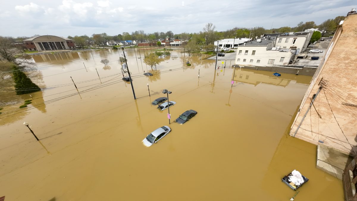 schimbarile-climatice-au-inrautatit-inundatiile-catastrofale-din-aprilie,-raportul-constata