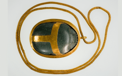 Hatnefer's Heart Scarab: un colier de aur egiptean antic rafinat înscris cu Cartea morților