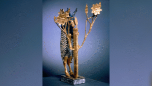 ram-in-padure:-o-statuie-de-aur-in-varsta-de-4.500-de-ani-de-la-cimitirul-regal-la-ur