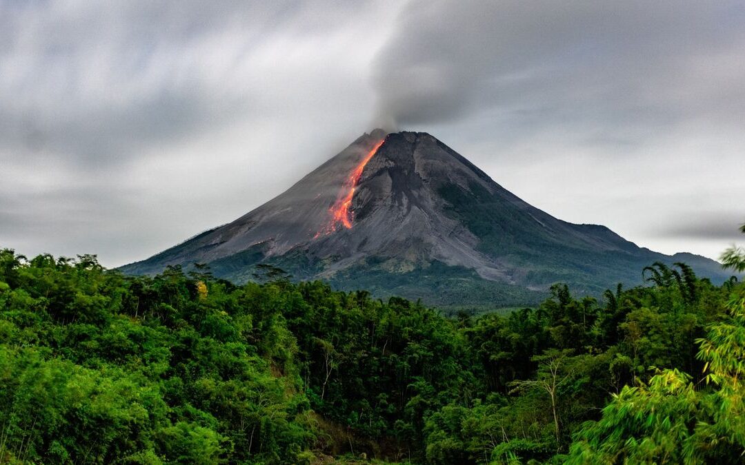 Cu cât un vulcan mai aproape este să erupt, cu atât copacii din jurul său arată din spațiu