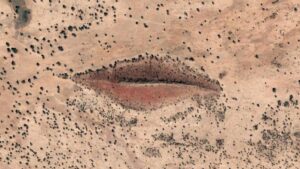 misteriosul-deal-din-sudan-care-arata-ca-„buze-fara-lac”-–-pamantul-din-spatiu