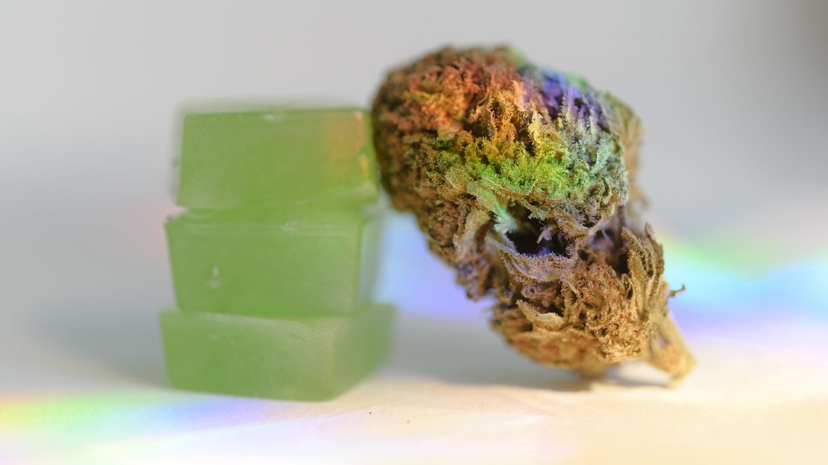 buruienile-pot-fi-rele-pentru-inima-ta,-fie-ca-fumezi-sau-consumi-comestibile