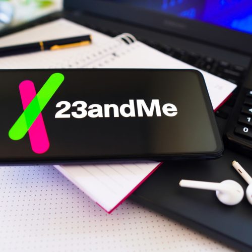 Fondatorul 23andMe cumpără compania din licitație de faliment