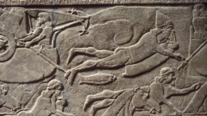 inotatori-asirieni:-sculptura-in-varsta-de-2.900-de-ani-de-soldati-folosind-piei-de-capra-gonflabile-pentru-a-traversa-un-rau