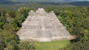mormantul-in-varsta-de-1.600-de-ani-al-primului-conducator-al-maya-city-a-fost-dezgropat-in-belize