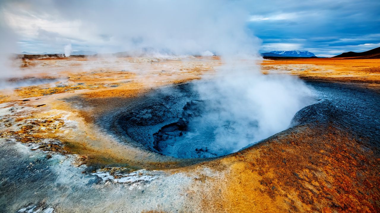 bloburi-enorme-adanci-sub-suprafata-pamantului-par-sa-conduca-eruptii-vulcanice-uriase