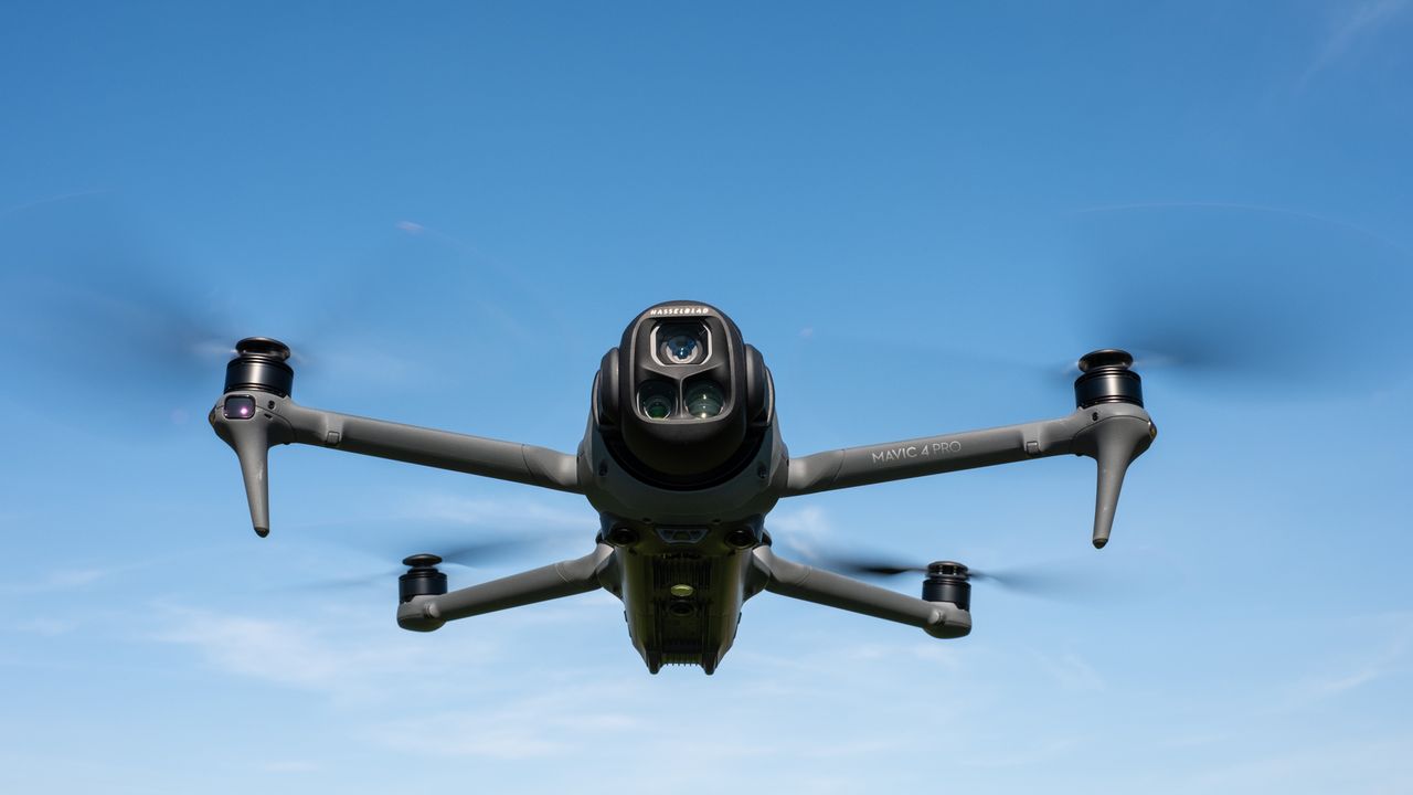cele-mai-bune-drone-pentru-animale-salbatice-si-peisaje-din-2025-–-explorati-si-capturati-lumea-de-sus