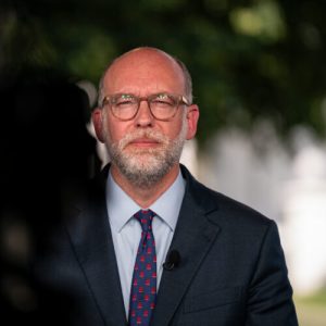 15-miliarde-de-dolari-in-finantarea-nih-frozen,-apoi-dezghetata-marti-in-razboiul-in-curs-de-putere