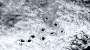 10-bizarre-„durnile”-bizarre-apar-in-cerul-peste-insula-nelocuita-langa-antarctica-–-pamantul-din-spatiu