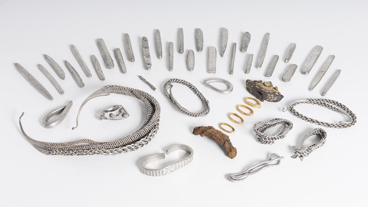 viking-hoard,-in-varsta-de-1.100-de-ani,-dezvaluie-atacarea-doar-„o-parte-a-imaginii”-au-tranzactionat-si-cu-orientul-mijlociu