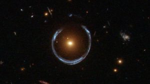colossal-black-hole-de-36-miliarde-de-ori-masa-soarelui-nostru-este-una-dintre-cele-mai-mari-vazute-vreodata-in-univers