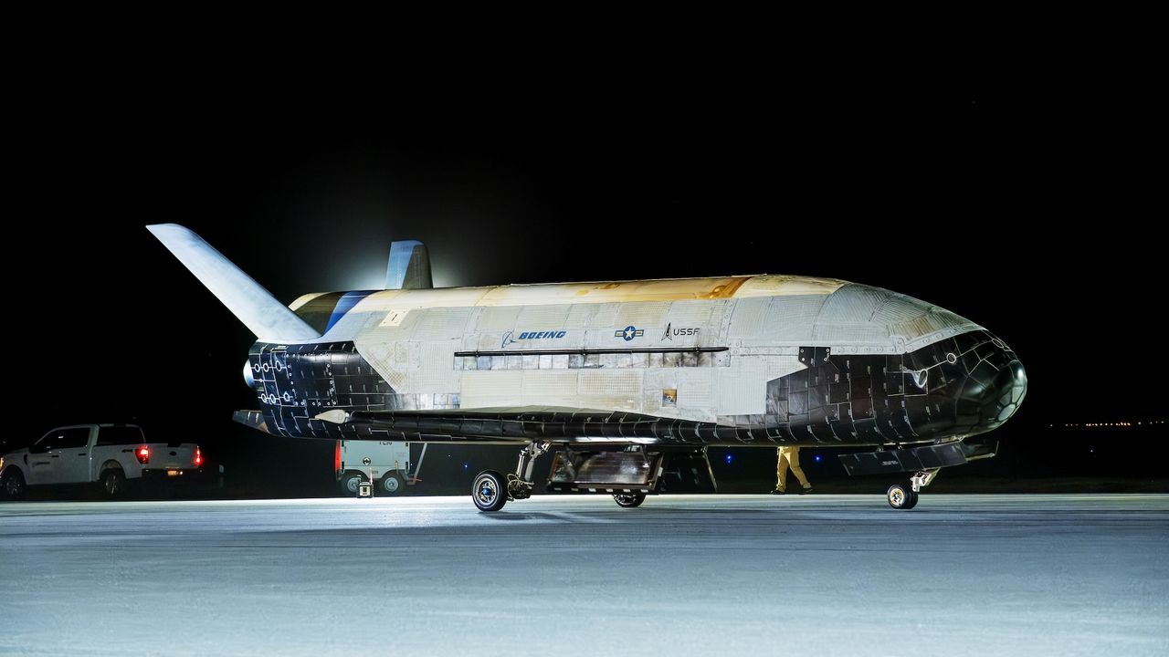 avionul-spatial-secret-x37-b-pentru-testarea-sistemului-de-navigatie-cuantica-oamenii-de-stiinta-spera-ca-va-inlocui-intr-o-zi-gps