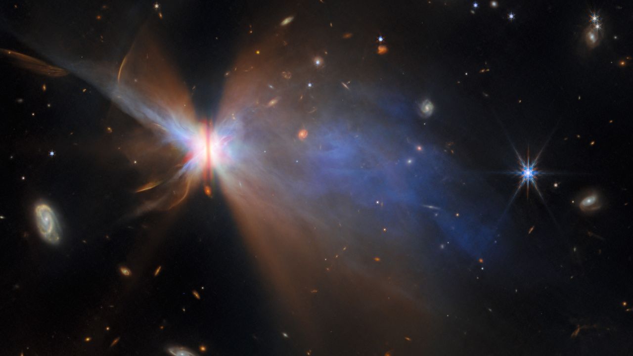 james-webb-telescope-gaseste-un-„starfly-star”-deformat-care-isi-arunca-crizalisul-–-fotografie-spatiala-a-saptamanii