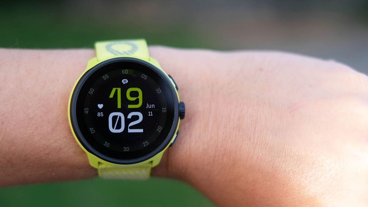 revizuirea-tracker-fitness-suunto-run-lumina,-plina-de-caracteristici-si-la-un-pret-rezonabil
