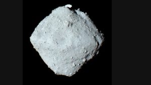 „o-surpriza-autentica”:-asteroid-aproape-de-pamant-ryugu-a-avut-odata-„apa-curgatoare”-care-i-a-transformat-interiorul